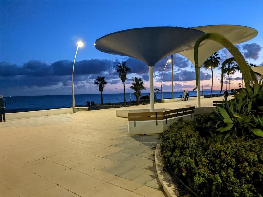 Seaside View Apartment Εστεπόνα Εξωτερικό φωτογραφία